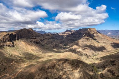 Degollada de las Yeguas 'tan Gran Kanarya Adaları, İspanya' daki Barranco de Fataga 'ya bakış açısı