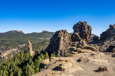 İspanya 'daki Gran Canaria' daki Roque Nublo dağının manzara manzarası. Güzel doğal manzara..