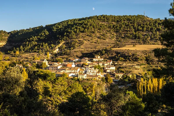 Paisagens Montanhosas Aldeia Valdecabras Serrania Cuenca Espanha Com Formas Rochosas — Fotografia de Stock