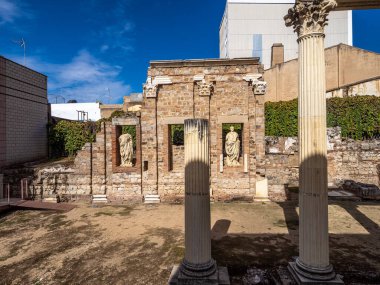 İspanya 'da Extremadura, Merida' daki Augusta Emerita Belediye Forumu 'ndan Portico.