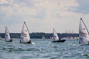 Travemuende, Almanya - 28 Temmuz 2018 Seyahat Haftası 'nda yelkenliler, Almanya, Baltık Denizi