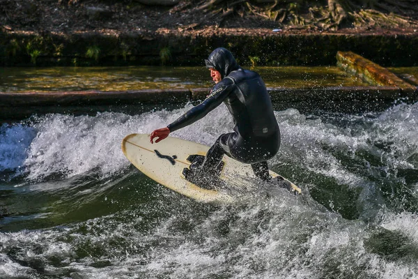 München Tyskland December 2021 Winter Surfer Stadens Flod München Känd — Stockfoto