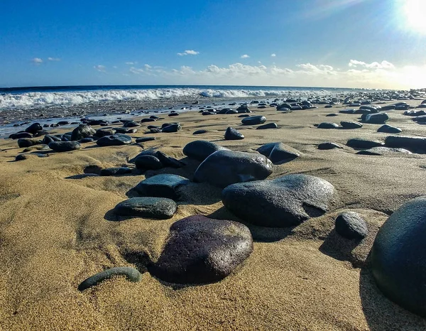 Playa Arena Con Piedras Negras Punta Maspalomas Cerca Del Complejo — Foto de Stock