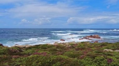 Praia do Trece Sahili ve Deniz feneri patikasının bir bölümü, Camino dos Faros, Camarinas, Galiçya, İspanya