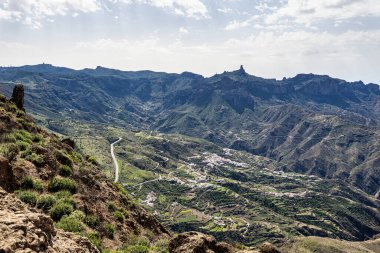 Gran Canaria yürüyüş rotası Cruz de Tejeda 'dan Artenara' ya, Caldera de Tejeda, Gran Canaria, Kanarya Adaları, İspanya