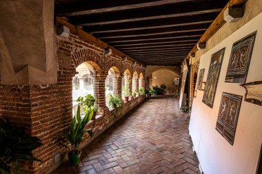 13. yüzyılda kurulan Calera de Leon 'daki Tentudia Manastırı' nın içinde. Badajoz ili, Extremadura, İspanya