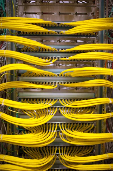 Veri Merkezi ve kablolar