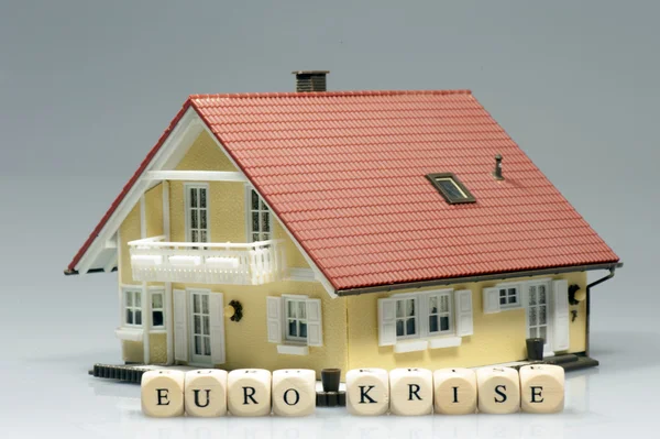 Casa com Palavra crise do euro — Fotografia de Stock