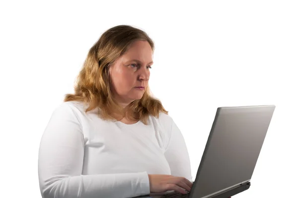 Vrouw werkt met laptop — Stockfoto