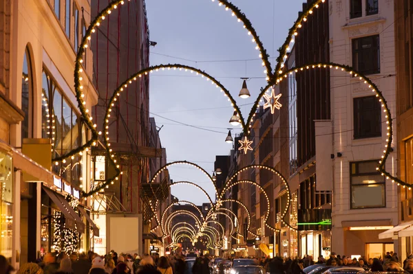 Mercado de Natal de Magia Branca em Hamburgo à noite — Fotografia de Stock