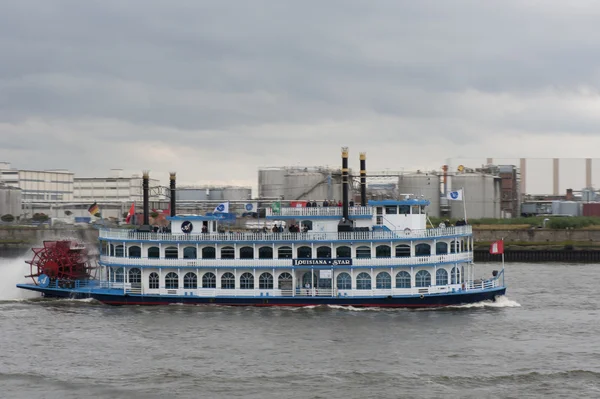 Raderstoomboot op de elbe — Stockfoto