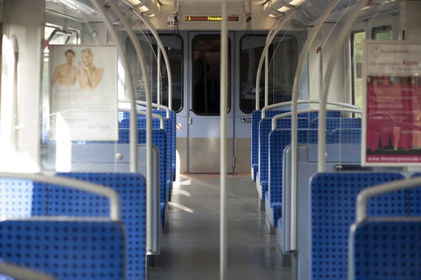 Interior de un tren de viajeros —  Fotos de Stock