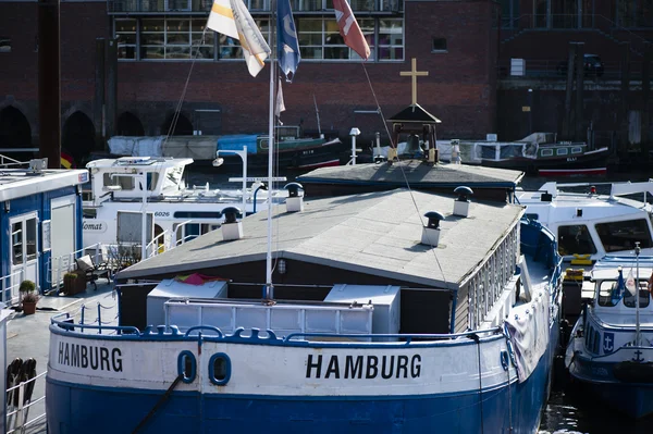 Rivier schipper kerk in hamburg — Stockfoto