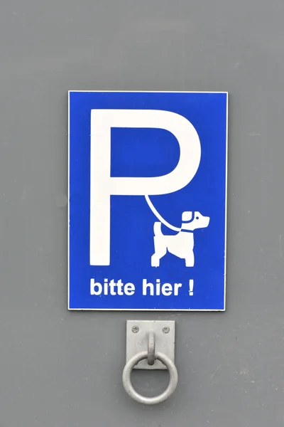 Sign for dog on a leash — Stock Photo, Image
