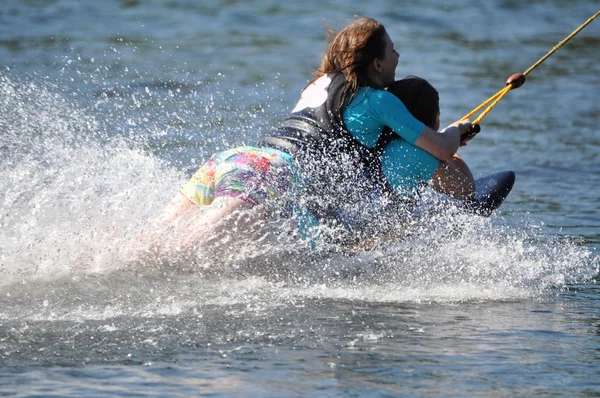 Wakeboarding, esquí acuático — Foto de Stock