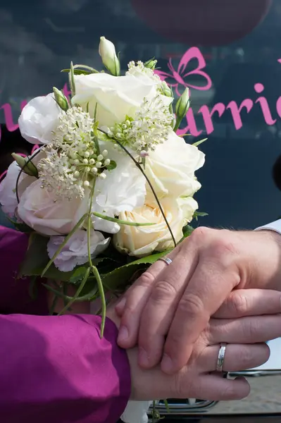 Весілля, квіткові прикраси — стокове фото