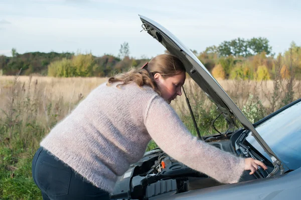 Le donne e il guasto dell'auto — Foto Stock