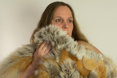 kürk izole kadın modeli