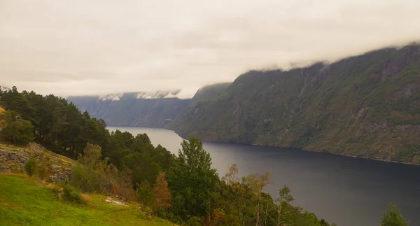 Impresionante Paisaje Con Cadenas Montañosas Fiordos Noruega —  Fotos de Stock