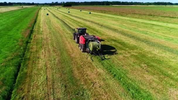 Tractor Carcasă Presă Fixă Cameră Kuhn Meifort Timpul Recoltei Paie — Videoclip de stoc