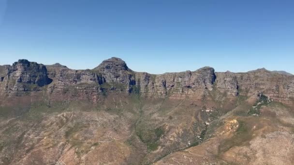 ケープタウン周辺の山々からのヘリコプターの飛行と写真南アフリカ — ストック動画
