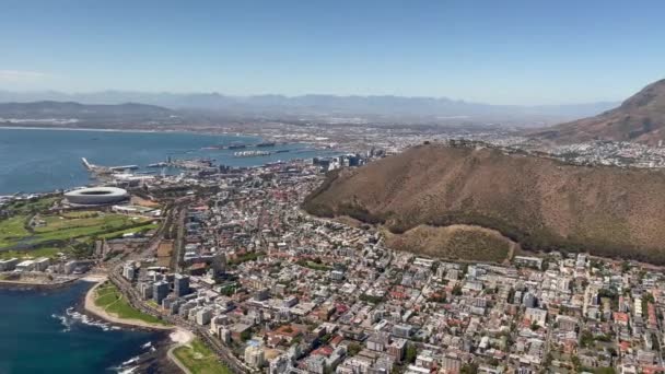 Penerbangan Helikopter Dan Pemotretan Dari Pegunungan Sekitar Cape Town Afrika — Stok Video