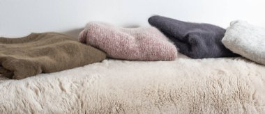 Soğuk kış mevsimi için alpaka, angora ve yün yün kazak.