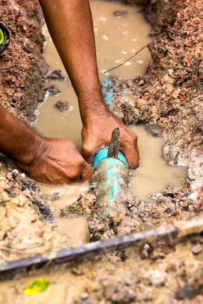 Sıhhi tesisat armatürleri.