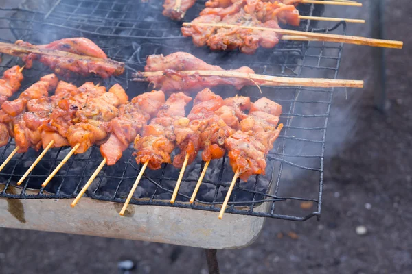 Mat, grillad kyckling. — Stockfoto