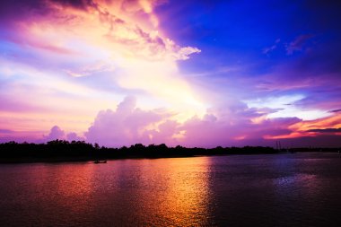 bulutlar ve gökyüzü 