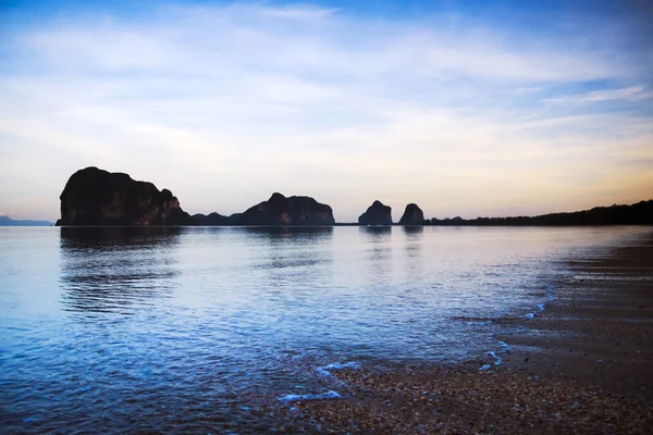 Strand am Morgen. — Stockfoto