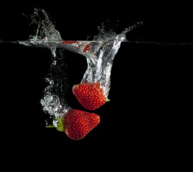 Strawberries splash
