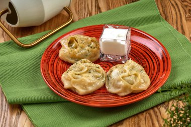 Manti veya Mantu, çoğu Asya mutfağında popüler bir mantı türüdür. Orta Asya Buharlı Hamur Buharı