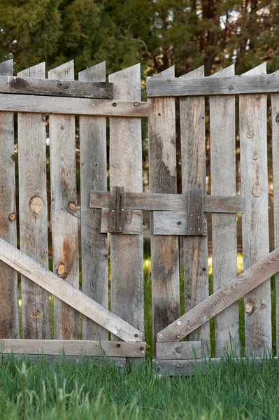 Closed Wooden Gate — Stock Photo, Image