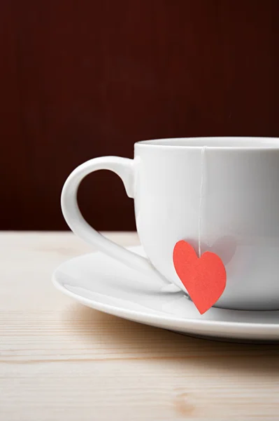 Savoureuse tasse de thé faite avec amour — Photo