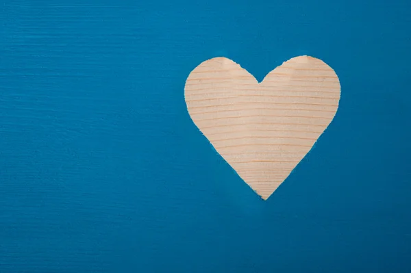 Albero è abbozzato blu scuro una vernice come un cuore — Foto Stock