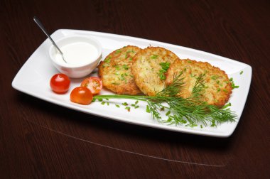 ekşi krema ile menü - Foto - olağandışı köfte