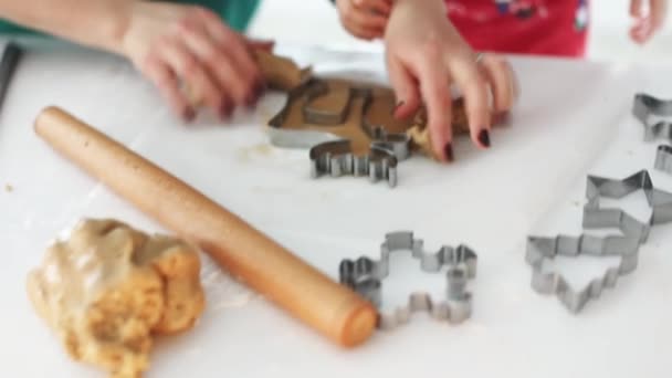 Noel Pişirme Geçmişi Hamur Kurabiye Kesme Makinesi Noel Süslemeleri Beyaz — Stok video