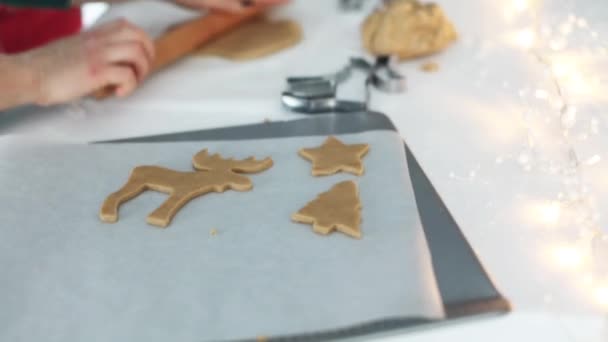 Fundo Cozimento Natal Massa Cortadores Biscoitos Decorações Natal Bolinhos Natal — Vídeo de Stock