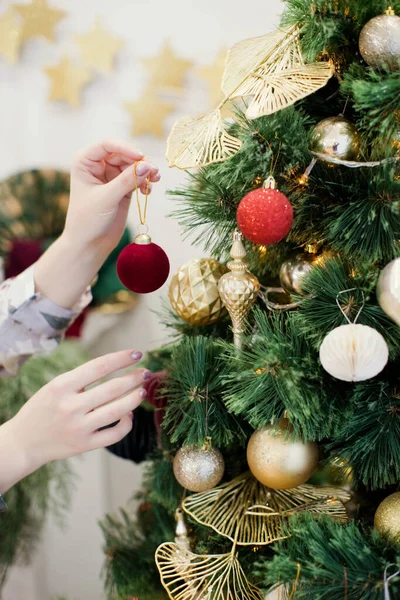 Christmas Tree Golden Red Decorations Festive Holiday Christmas Decor — Stock Photo, Image