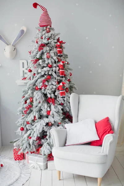 크리스마스 트리붉은 과귀여운 인테리어 — 스톡 사진