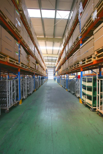 Ford in Chongqing Changan Minsheng Logistics Storage warehouse — Stock Photo, Image