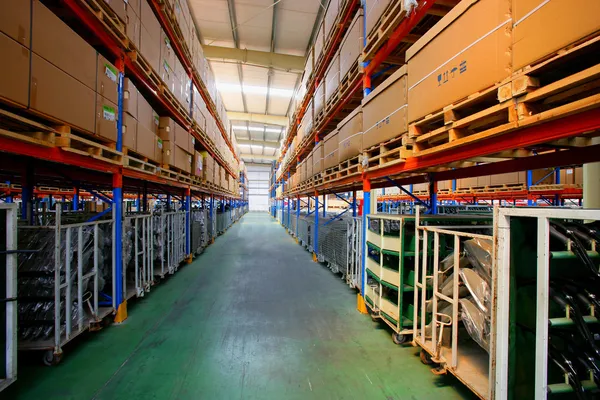 Ford in Chongqing Changan Minsheng Logistics Storage warehouse — Stock Photo, Image