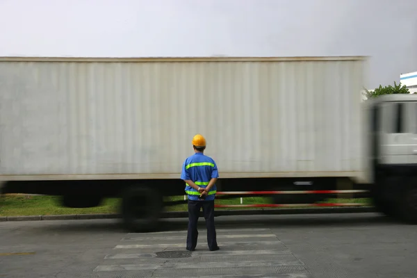 Chongqing changan minsheng logistik lagring center dispatcher ford — Stockfoto