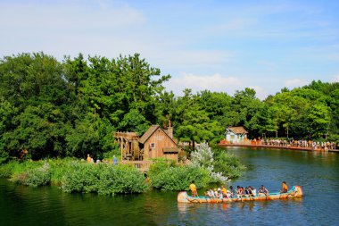 Tokyo Disneyland in the animal park Beaver Brothers canoe clipart