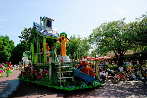 Tokyo Disneyland Dream joyous parade of all kinds of fairy tales and cartoon characters — Stock Photo, Image