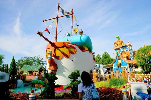 Tokyo Disneyland in Toontown Donald Duck steamboat — Stock Photo, Image