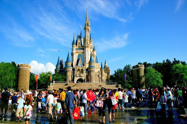 Tokyo Disneyland "Cenicienta Ciudad de" Edificio principal — Foto de Stock
