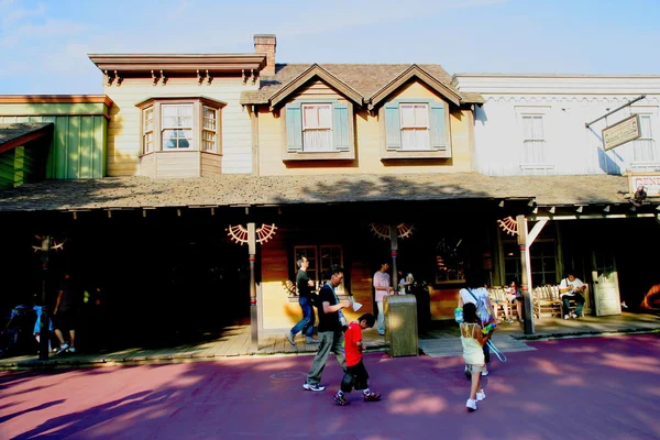 Tokyo Disneyland parco a tema nel deserto occidentale locanda — Foto Stock