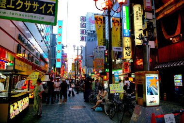 en büyük gıda sokak Shinsaibashi dotonbori osaka olduğunu